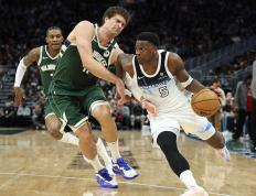 世俱杯改制-雄鹿击败马刺，保持不败纪录