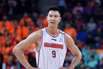 世俱杯-青岛队逆转江苏队，易建联高光表现