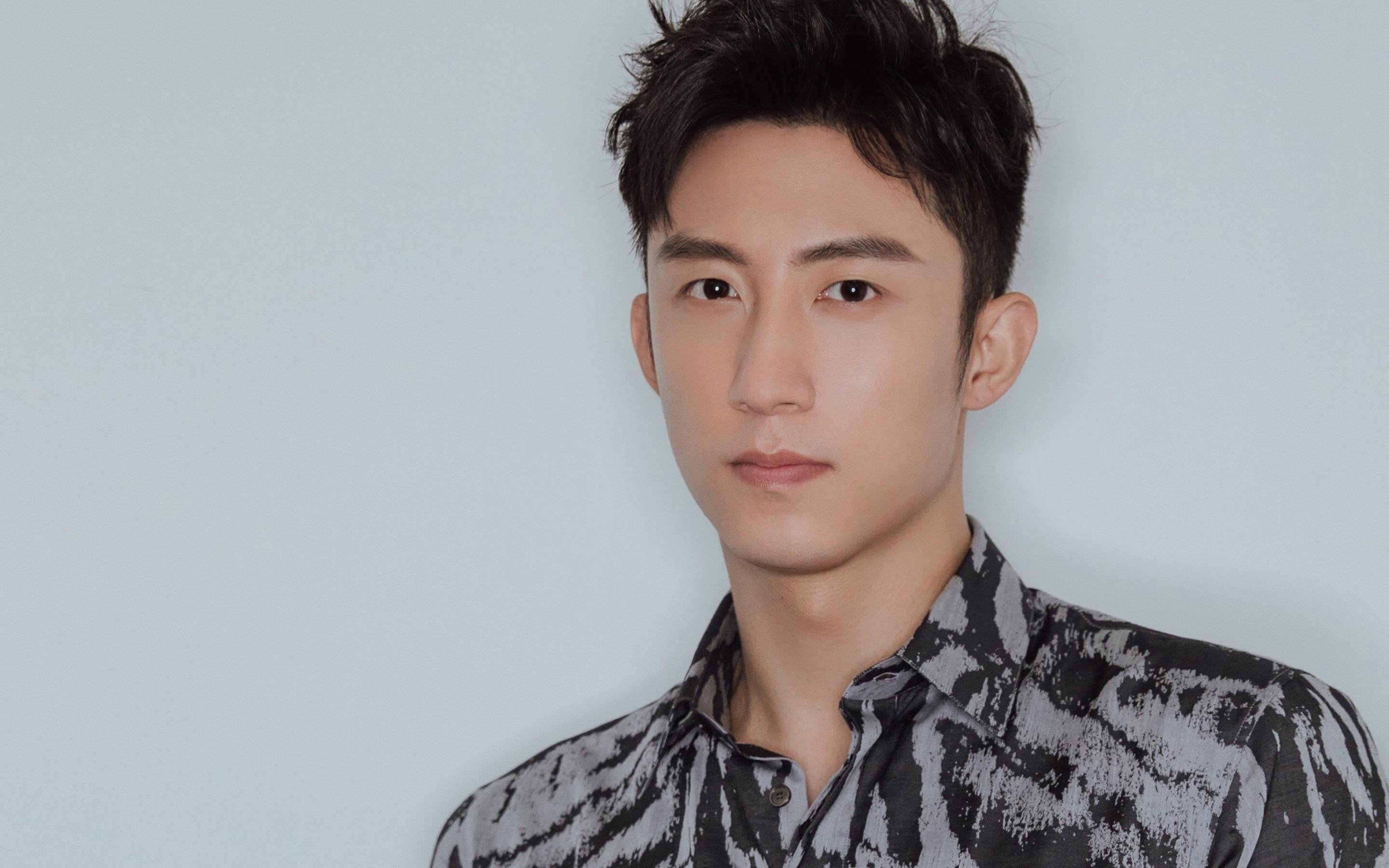 世俱杯时间-范弗利特，从巴林冷眼到围场新王，一战颠覆F1权力剧本