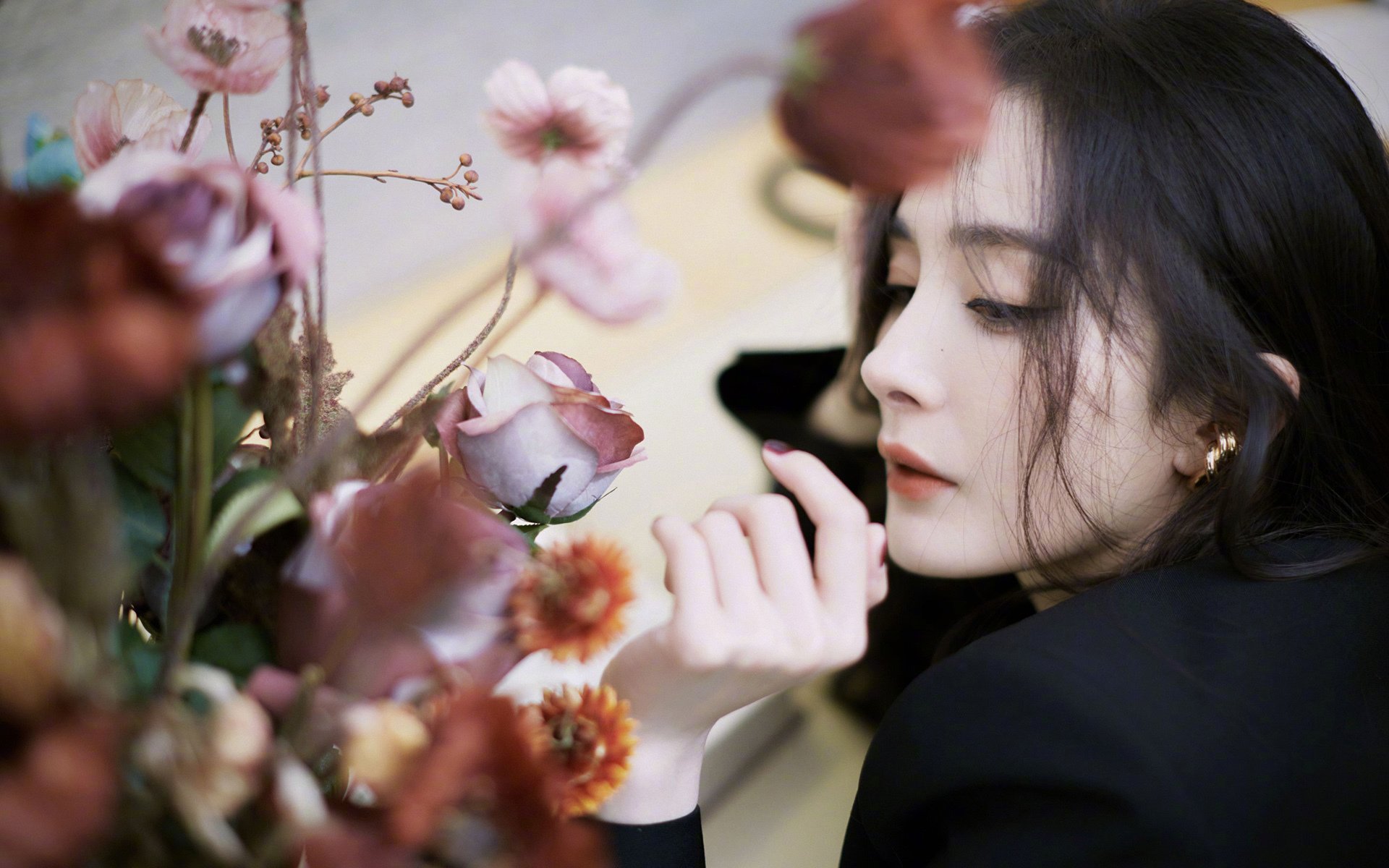 世俱杯改制-乔治三记穿心箭，雄鹿踏平开拓者